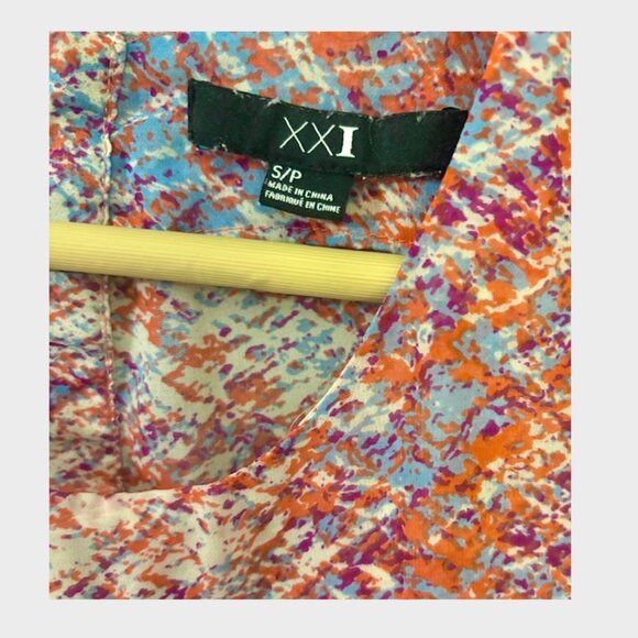 Ruffled Red White and Blue Splatter Design Blouse with Zip Backing - Picture 5 of 5